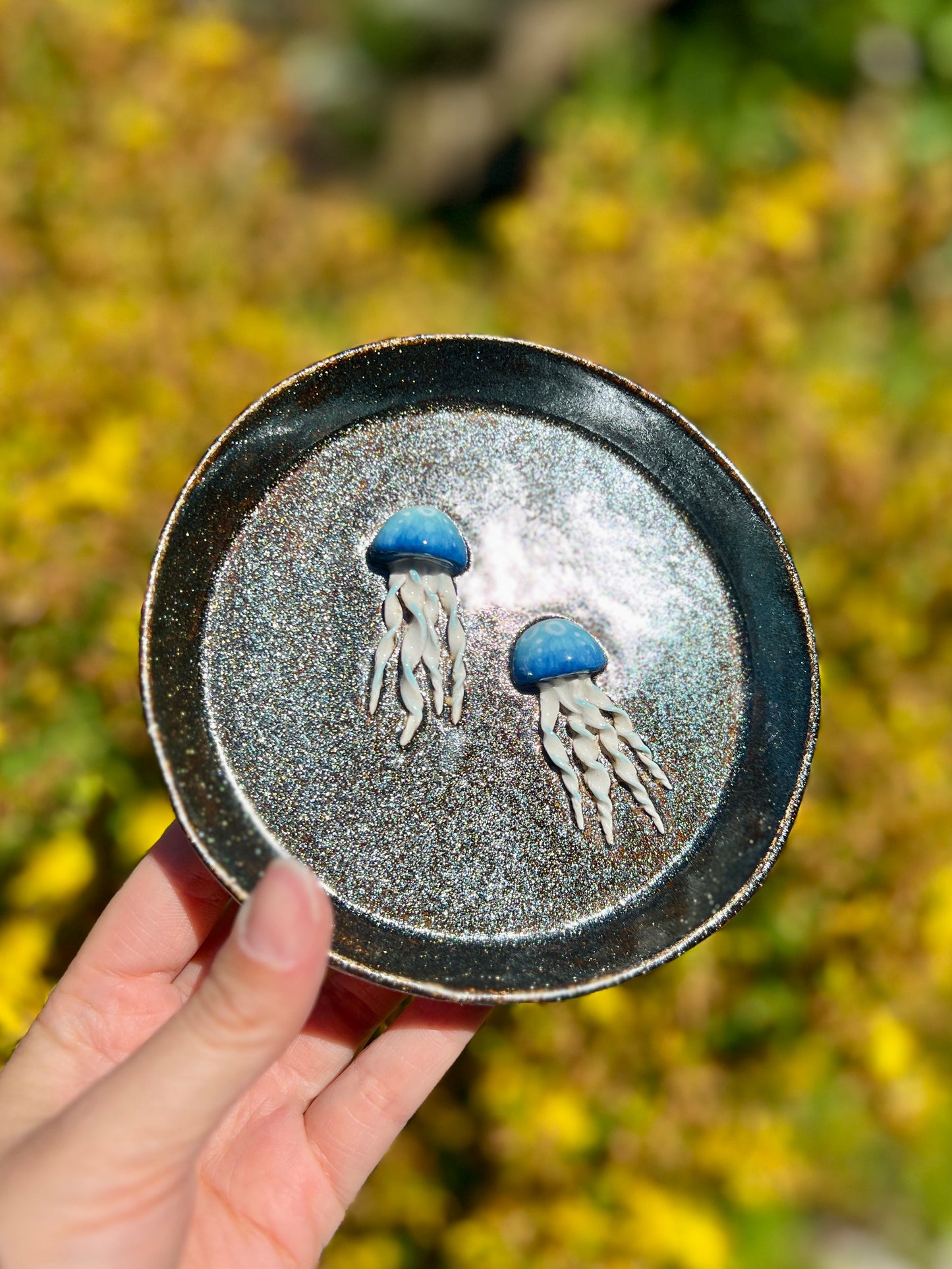 Double Jellyfish Shimmer Plate (7.5" D)