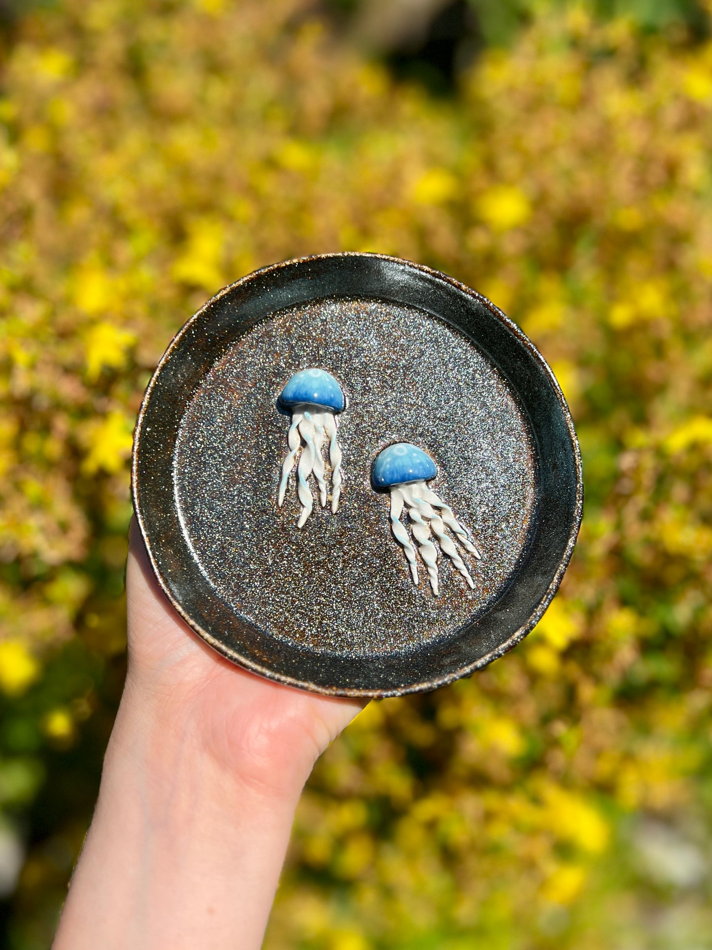 Double Jellyfish Shimmer Plate (7.5" D)