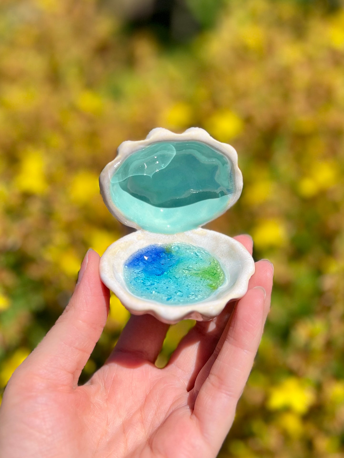 Shell Ring Holder With Sea Glass (Blue inside)