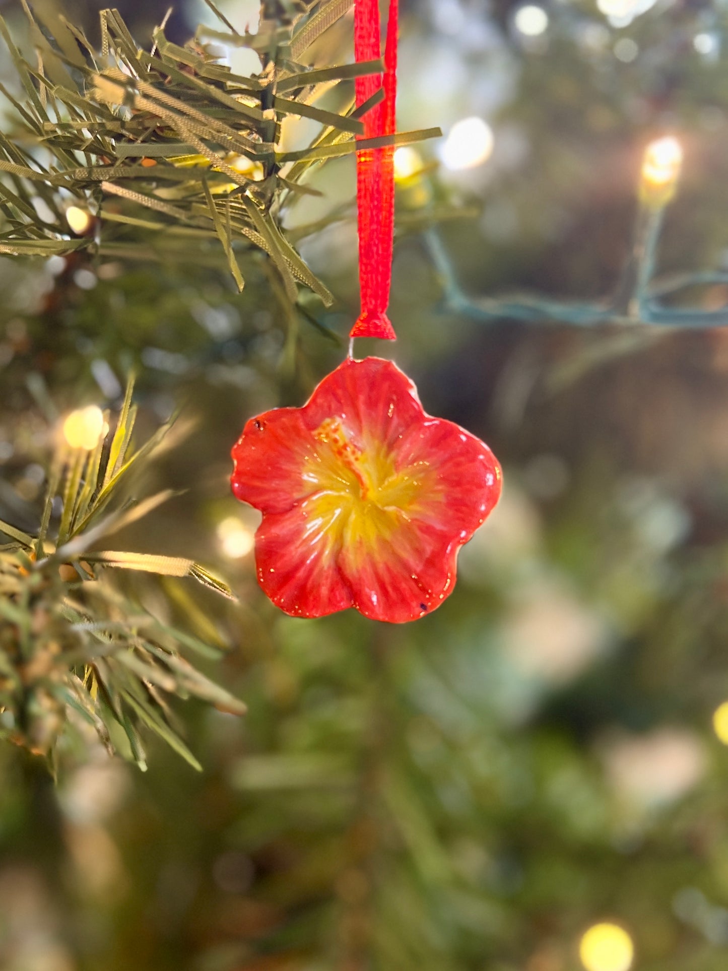 Red Hibiscus Ornament (2")