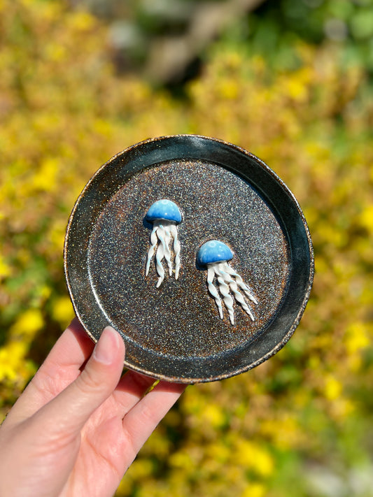 Double Jellyfish Shimmer Plate (7.5" D)