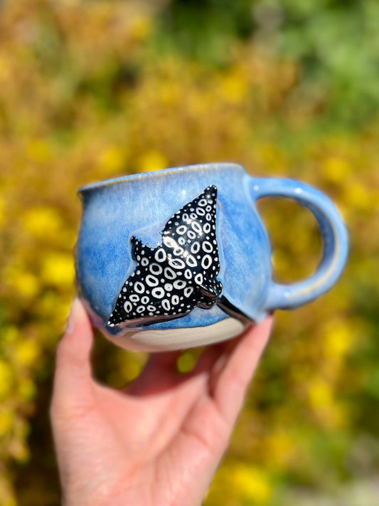 Eagle Ray Mug (L1 Oopsie - drip, 16oz)