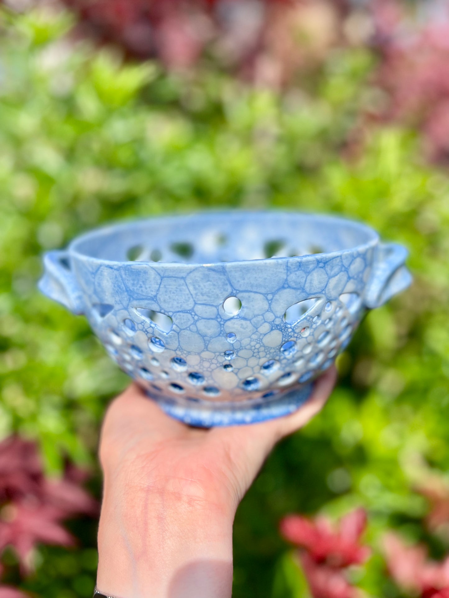 Shell Berry Strainer Bowl