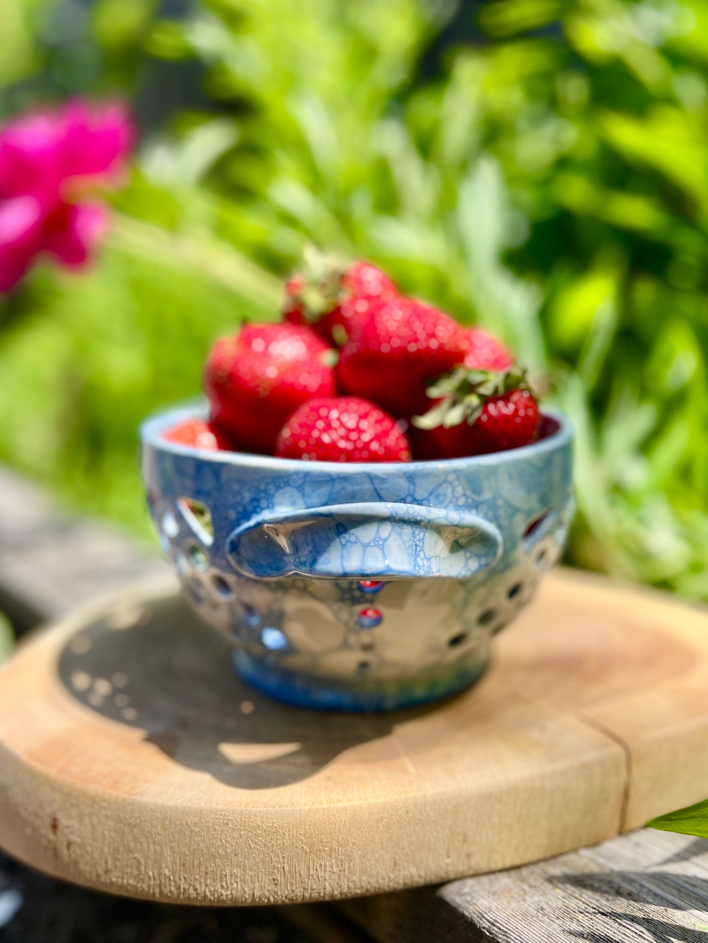 Shell Berry Strainer Bowl