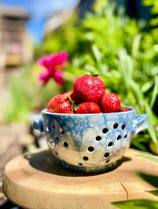 Wave Berry Strainer Bowl