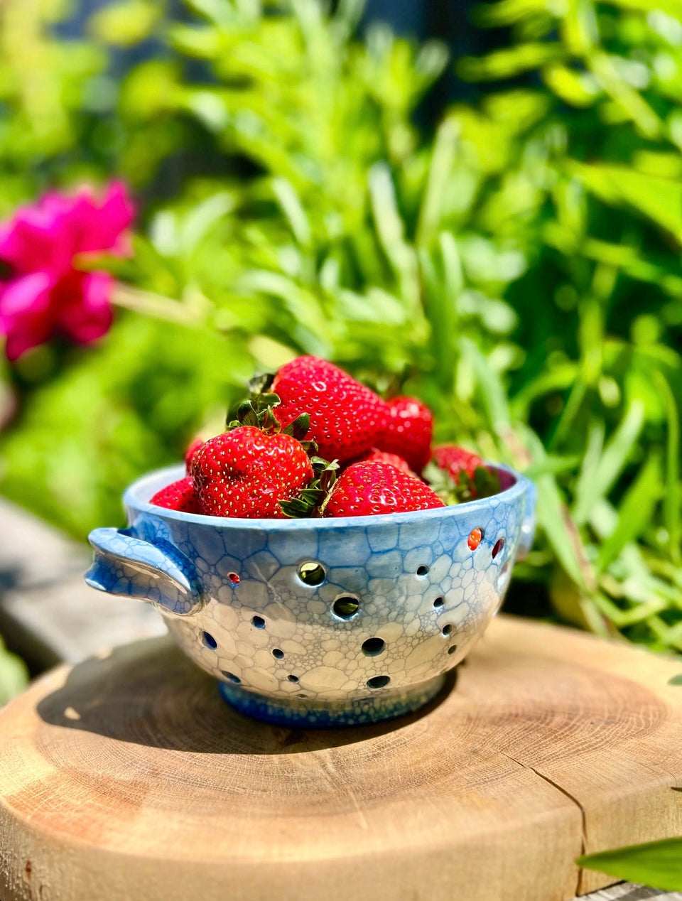 Spiral Berry Strainer Bowl