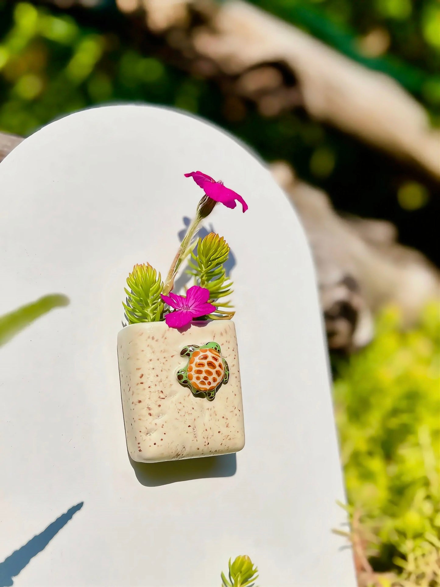 Honu Vase Fridge Magnet