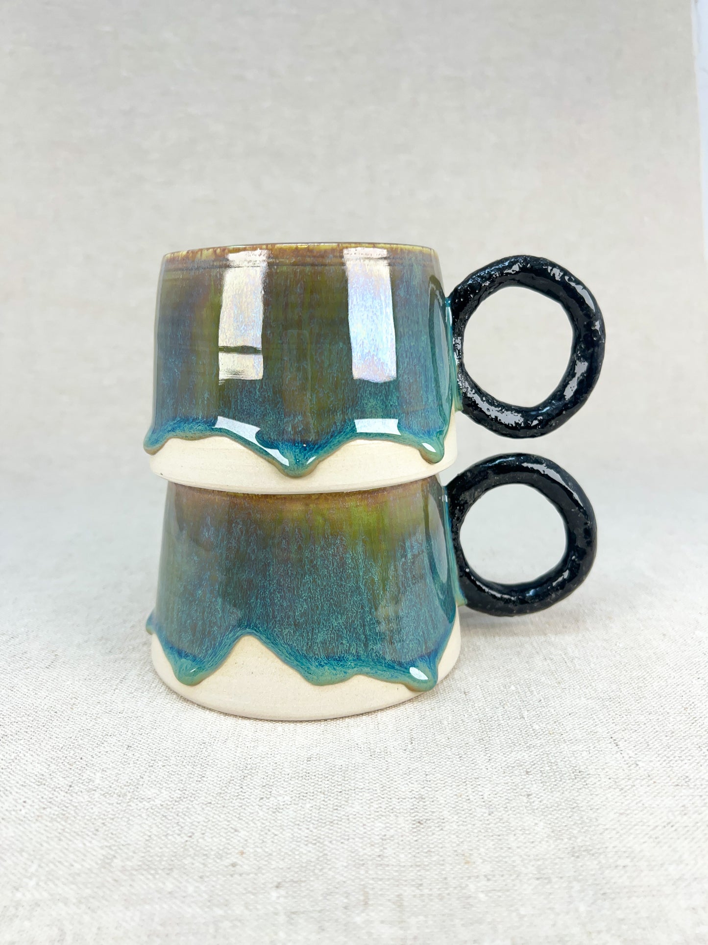 Kissing the shore Lava Mug