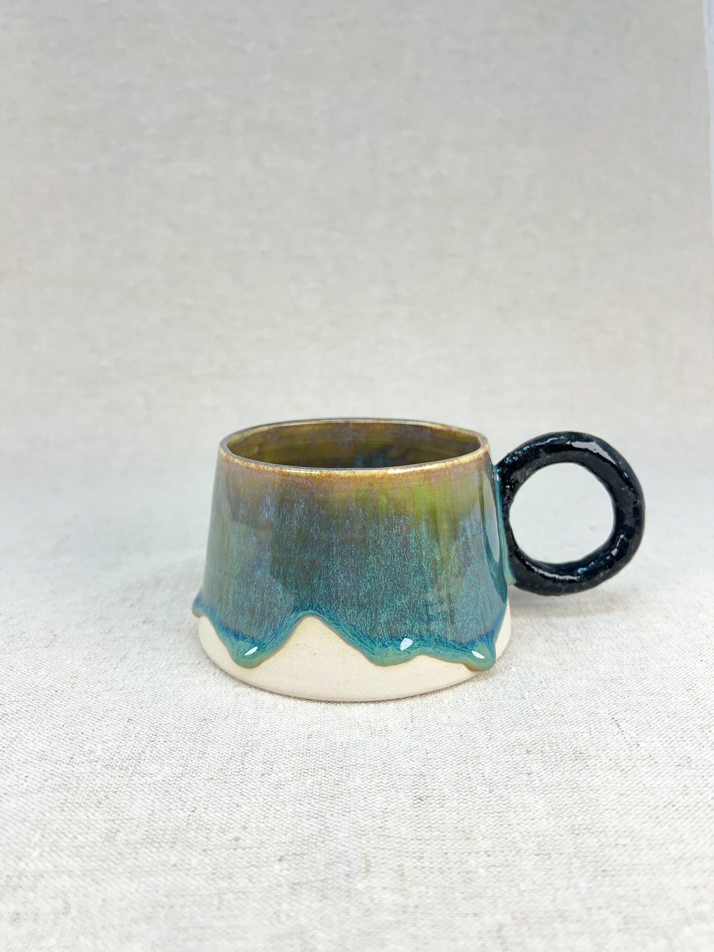 Kissing the shore Lava Mug